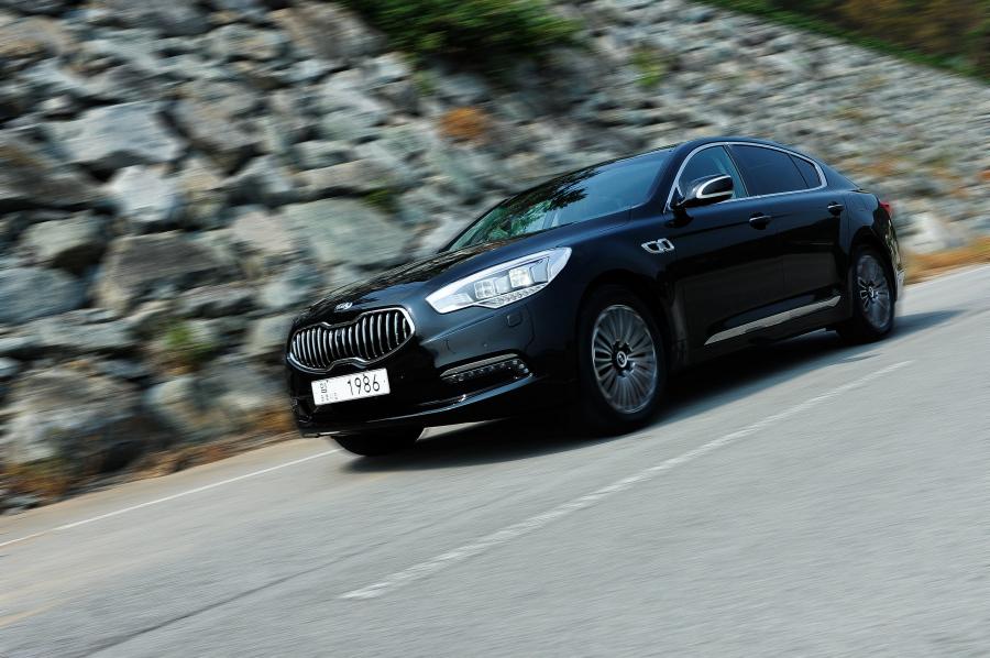  Kia Quoris 2012 года  (фото 22 из 72)